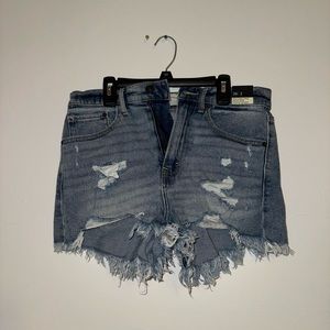 Size 2 Abercrombie shorts. Never worn with tags.
